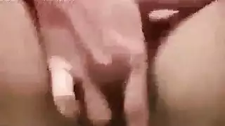 مستعراضة في الملهى: شقراء سكرانة تعرض كسها المفتوح