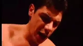 كبير الثدي ، امرأة شقراء ، واثنين من الرجال ورجل محظوظ سخيف على يختها