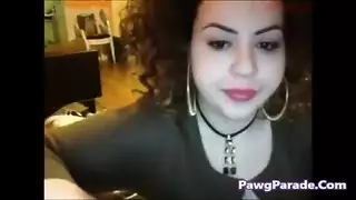 أول قذف شرجي لفتاة ممتلئة تئن بصوت عال وتهتز مهبلها