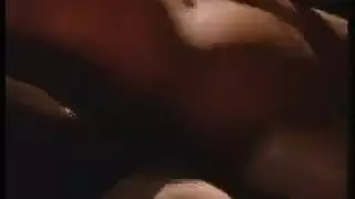 آفا أدامز تأخذ قضيبًا صلبًا ضخمًا بعمق في حلقها في مشهد إكس إكس إكس