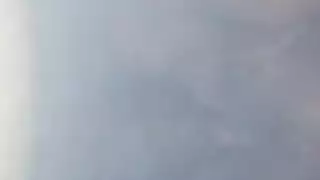 الأم الناضجة كبيرة الثدي جوليا آن تتعرض لتلقيح أصابع عميق في فرجها المبلل
