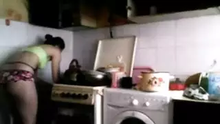 صديقتي تخجل