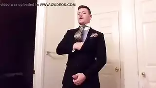 رجل وسيم هو سخيف أليسون انه التقى للتو، في حين أن زوجها خارج المدينة