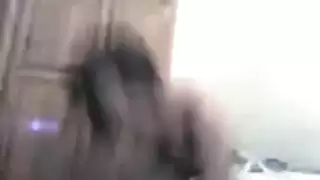 فتاة عربية تتعرض لإيلاج مهبلي عنيف في فيديو إباحي خام