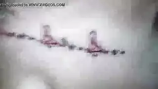 الطالب المهووس يضاجع الشقراء المشدودة في الفناء الخلفي بقوة