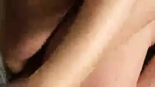 جميلة فرنسية تفتح كسها الدهني للمص واللمس