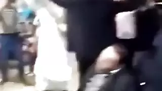 عيلين ولاد لبوه مش راحمين المتناكه اللى تحت منهم ونازلين فشخ فيها وهيا توحوح ومتكيفه