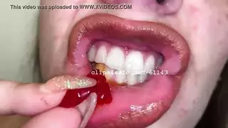 تعرض نفسها لحبيبيها